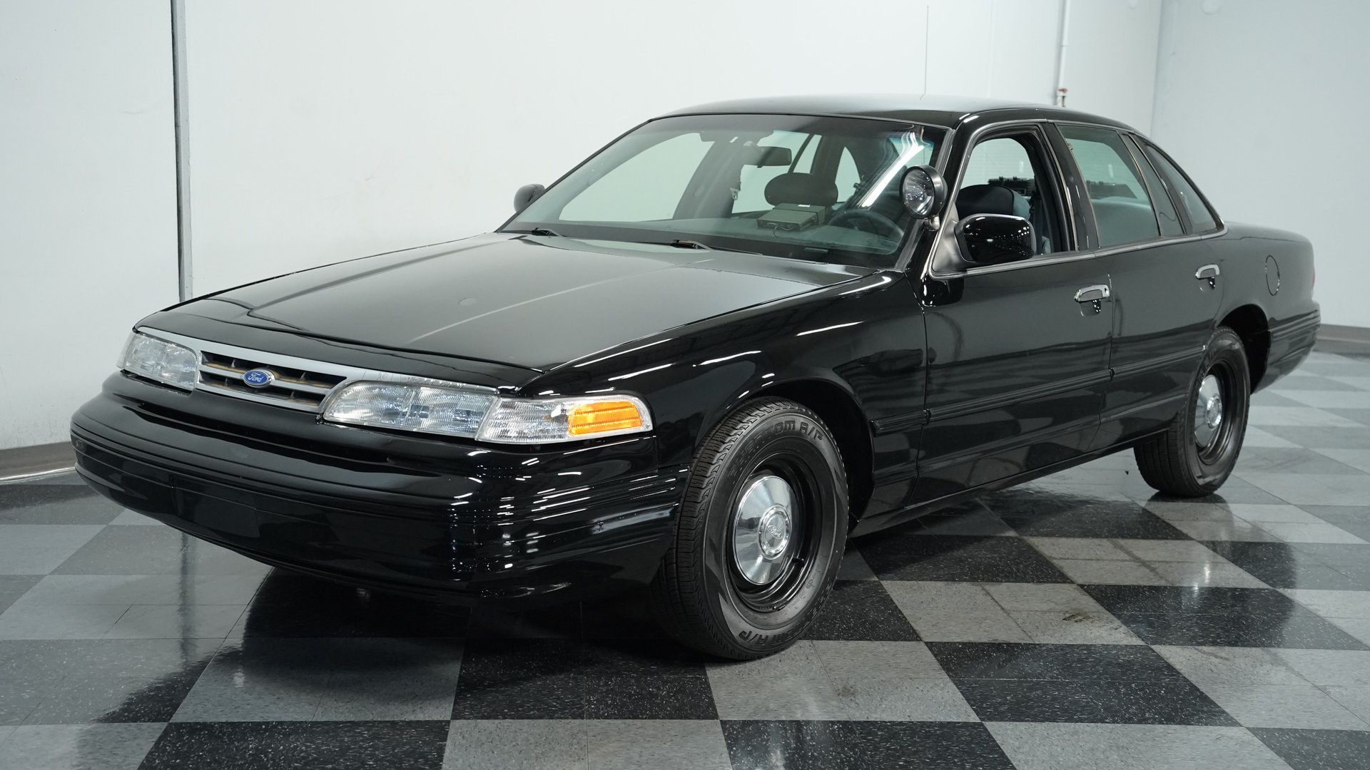 Image of Ford Crown Victoria